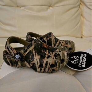 Toddler crocs size US c9 in the color camo